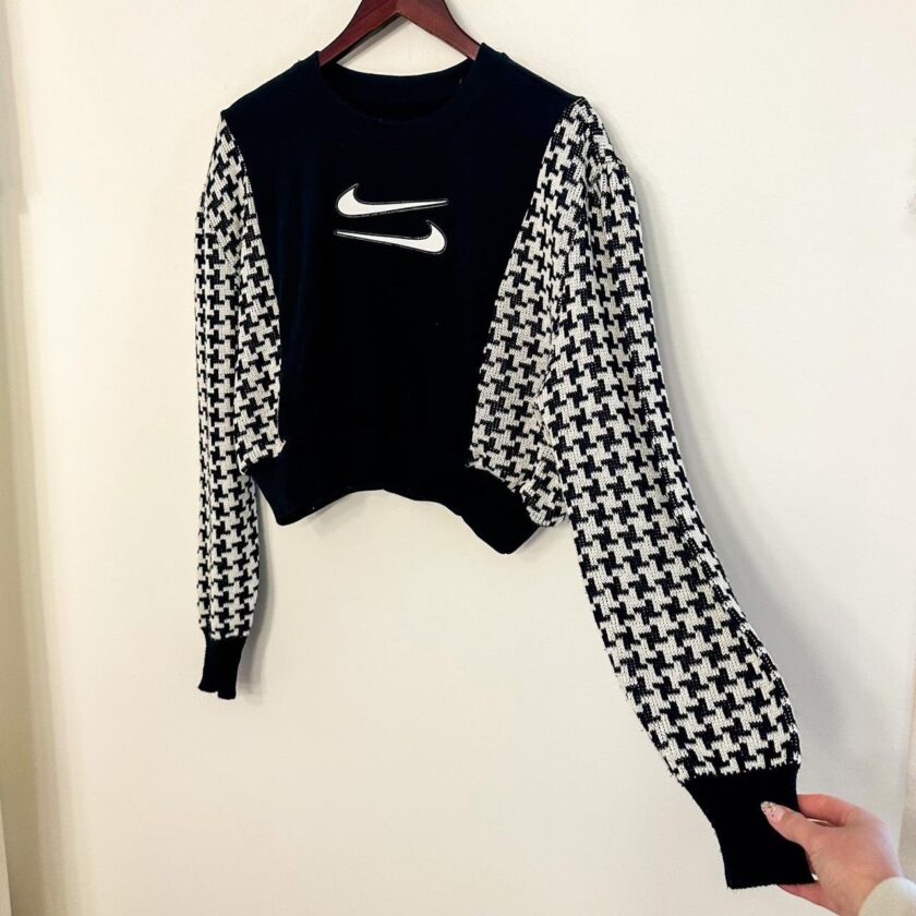 nike houndstooth cropped sweater.